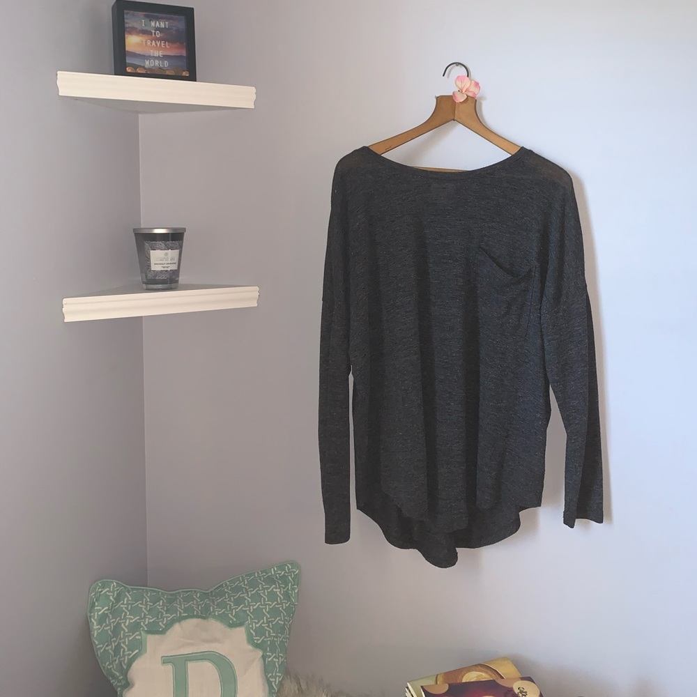 grey long sleeve shirt (oversized) w/ pocket!!